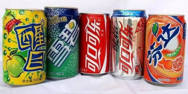 北京市中小學(xué)禁售碳酸飲料，你知道它的危害有多大嗎？
